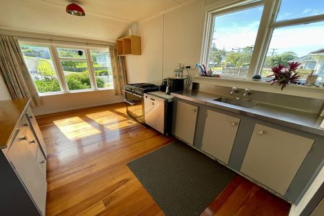 Photo of property in 27 Dimock Street, Titahi Bay, Porirua, 5022