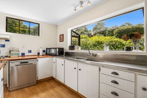 Photo of property in 28 Russell Crescent, Western Heights, Rotorua, 3015