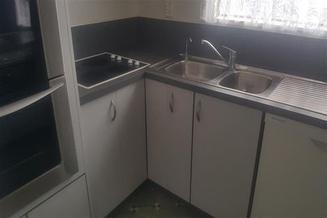 Photo of property in 28 Breakwater Road, Moturoa, New Plymouth, 4310