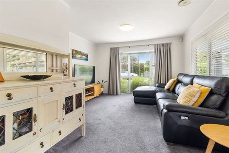 Photo of property in 1a Barberry Lane, Te Atatu Peninsula, Auckland, 0610