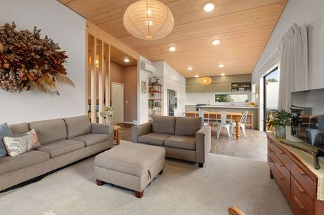 Photo of property in 318 Mangorei Road, Merrilands, New Plymouth, 4312