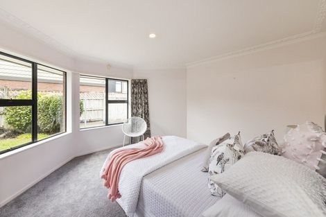 Photo of property in 15a Phoenix Avenue, Hokowhitu, Palmerston North, 4410