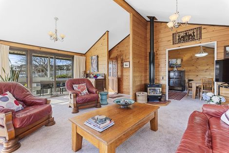 Photo of property in 10 Ridge Lane, New Plymouth, 4310