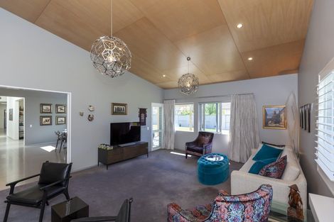 Photo of property in 6 Bressay Way, Waikanae, 5036