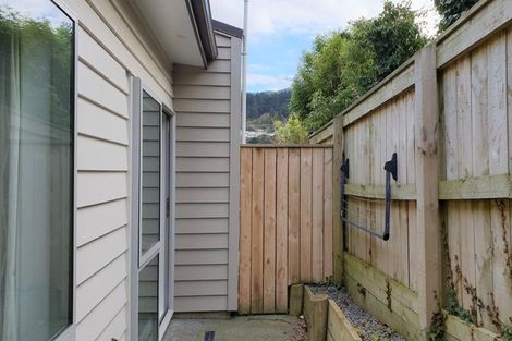 Photo of property in 9/19 Collins Avenue, Tawa, Wellington, 5028