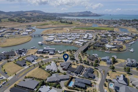 Photo of property in 6 Roseberry Place, Whitianga, 3510