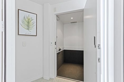 Photo of property in Weekeston Apartments, 2a Nobs Line, Strandon, New Plymouth, 4312