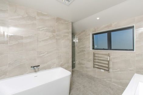 Photo of property in 127a Exmouth Road, Northcote, Auckland, 0627
