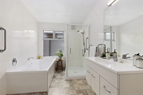 Photo of property in 8 Downing Street, Crofton Downs, Wellington, 6035