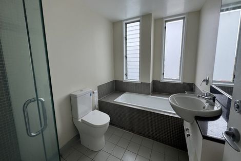 Photo of property in 6m Carlton Gore Road, Grafton, Auckland, 1023