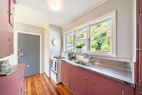 Photo of property in 77 Eastern Hutt Road, Taita, Lower Hutt, 5019