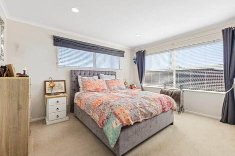 Photo of property in 39 Stranraer Crescent, Wattle Downs, Auckland, 2103