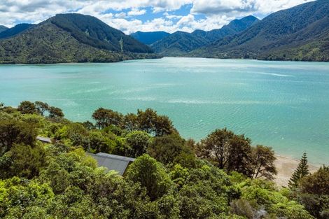 Photo of property in 672 Moetapu Bay Road, Moetapu Bay, Picton, 7282