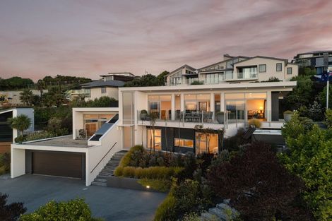 Photo of property in 1 Saint Remy Lane, Redcliffs, Christchurch, 8081