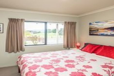 Photo of property in 5 Central Park, Paraparaumu Beach, Paraparaumu, 5032