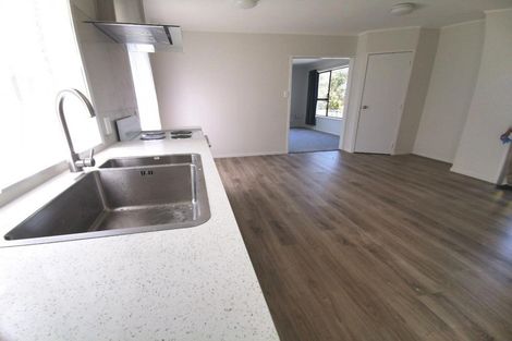 Photo of property in 1/23 Heron Place, Pakuranga Heights, Auckland, 2010