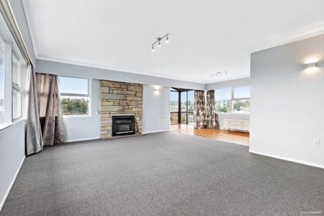 Photo of property in 16 Chequers Avenue, Glenfield, Auckland, 0629