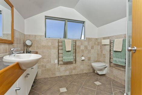 Photo of property in 2/14 Hastings Road, Mairangi Bay, Auckland, 0630