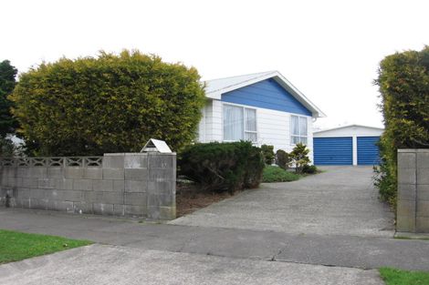 Photo of property in 28 Rhodes Drive, Kelvin Grove, Palmerston North, 4414