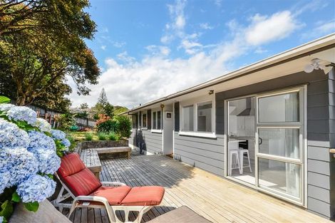 Photo of property in 70 Chilcott Road, Henderson, Auckland, 0612
