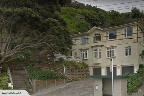 Photo of property in 2/136 Evans Bay Parade, Roseneath, Wellington, 6021