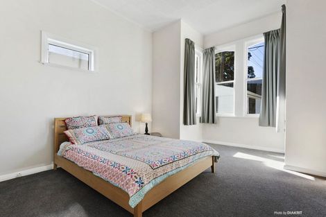 Photo of property in 54 Kilbirnie Crescent, Kilbirnie, Wellington, 6022