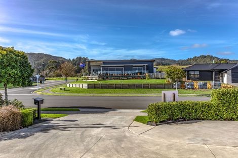 Photo of property in 13 Victoria Street, Coromandel, 3506