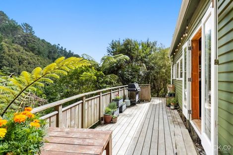 Photo of property in 159 Pinehaven Road, Pinehaven, Upper Hutt, 5019