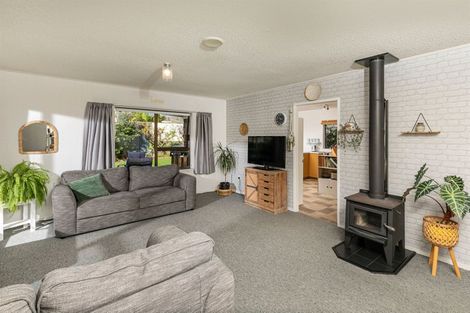 Photo of property in 1/42 Frank Evans Place, Henderson, Auckland, 0610