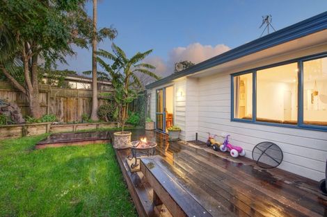Photo of property in 23 Jelas Road, Red Beach, 0932