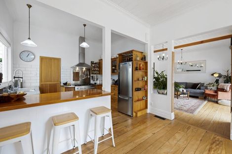 Photo of property in 160a Frankley Road, Frankleigh Park, New Plymouth, 4310