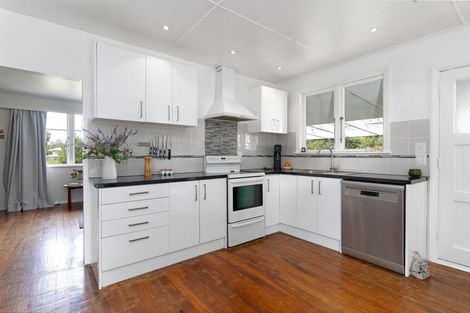 Photo of property in 46 Woodward Street East, Featherston, 5710