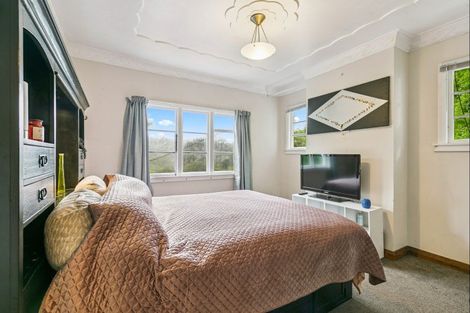 Photo of property in 79 Garden Road, Northland, Wellington, 6012