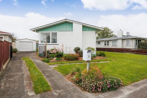Photo of property in 5 Kaituna Street, Milson, Palmerston North, 4414