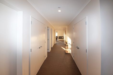 Photo of property in 187 Mark Avenue, Grenada Village, Wellington, 6037