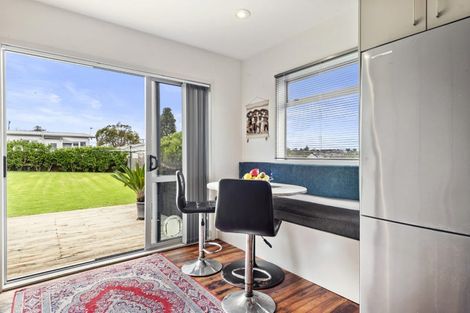 Photo of property in 2 Keys Street, Belmont, Auckland, 0622