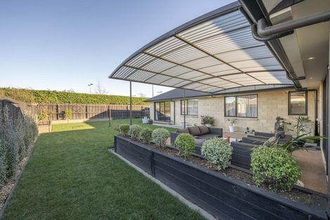 Photo of property in 35 Lilac Close, Cambridge, 3434