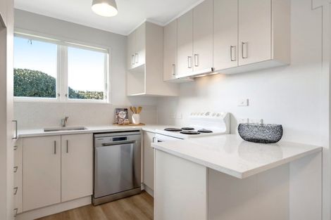 Photo of property in 2/66 Prince Regent Drive, Half Moon Bay, Auckland, 2012