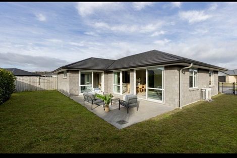 Photo of property in 10 Te Kio Crescent, Papamoa Beach, Papamoa, 3118