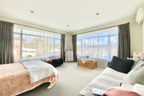 Photo of property in 4 Luna Place, Henderson, Auckland, 0612