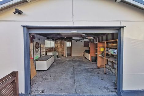 Photo of property in 6 Marlene Avenue, Te Atatu South, Auckland, 0610