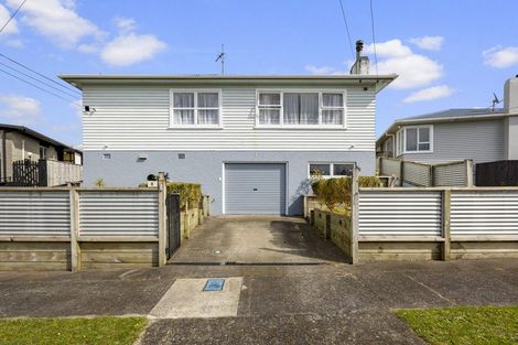 Photo of property in 8 Elm Grove, Westown, New Plymouth, 4310