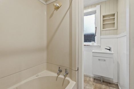 Photo of property in 15 Maitland Street, Frankton, Hamilton, 3204