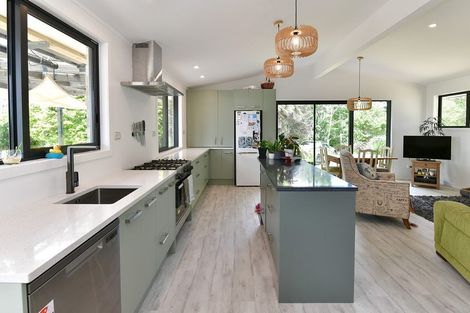 Photo of property in 1708 South Head Road, South Head, Helensville, 0874