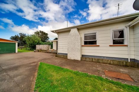 Photo of property in 223 Glover Road, Hawera, 4610