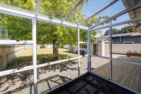 Photo of property in 6 Stirling Crescent, Hokowhitu, Palmerston North, 4410