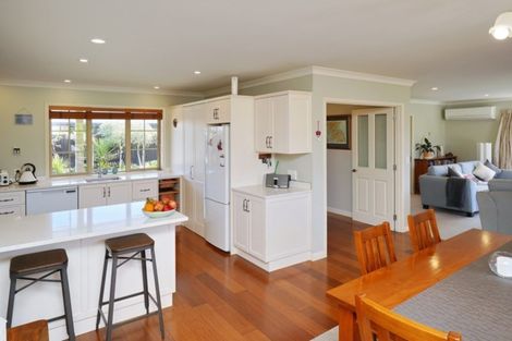 Photo of property in 10 Iti Place, Parklands, Christchurch, 8083