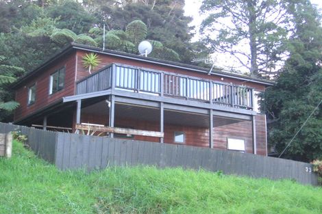 Photo of property in 39 Laingholm Drive, Laingholm, Auckland, 0604