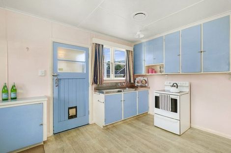 Photo of property in 83 Oxford Street, Tawa, Wellington, 5028