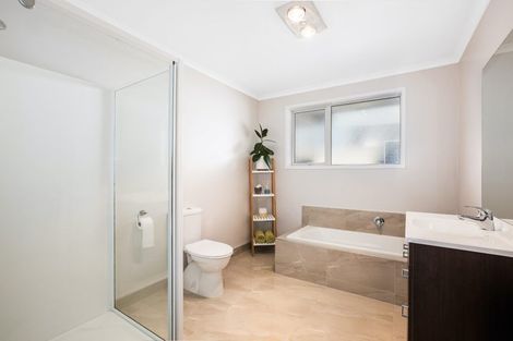 Photo of property in 31 Banks Boulevard, Whitby, Porirua, 5024